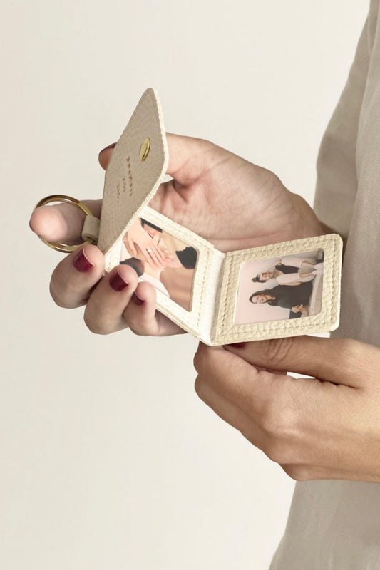 Llavero Portafotos – Love You Siempre - THE GREAT MOUSTACHE