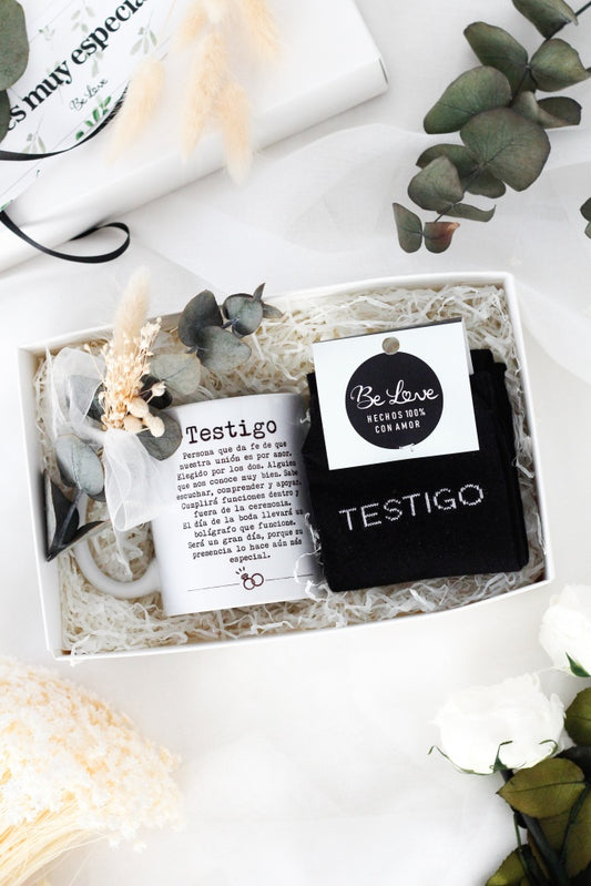 Kit taza y calcetines Testigo Negro- Be Love