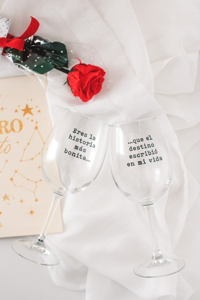 COPAS DE VINO "Eres la historia más bonita...que el destino escribió en mi vida" en caja de madera- Be Love