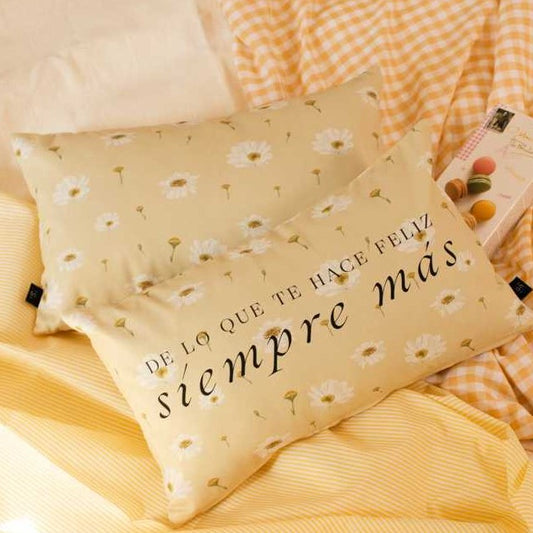 Cojin DE LO QUE TE HACE FELIZ SIEMPRE MÁS Formato Alargado - UO*