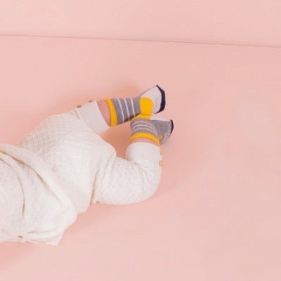 MINI CALCETINES “TENGO UNA SÚPER ABUELA” - UO*