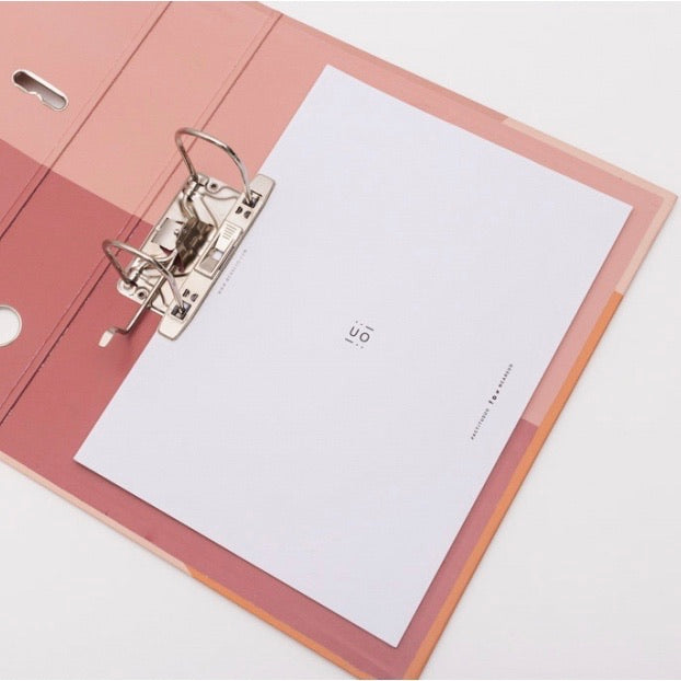 ARCHIVADOR DE ANILLAS “CREATIVE GIRL” - UO*