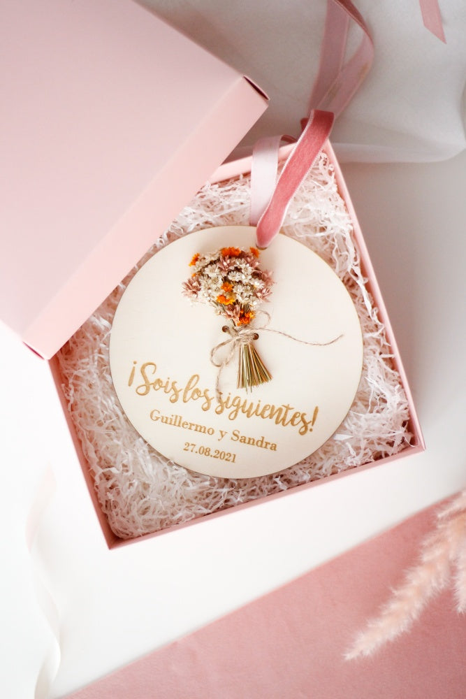 Placa de Madera Ramillete Glixia, SOIS LOS SIGUIENTES, Personalizado- Be Love