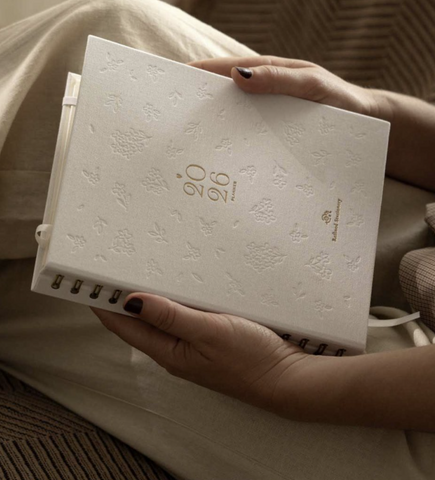 Agenda Bloomy White 2026 Entelada - THE GREAT MOUSTACHE