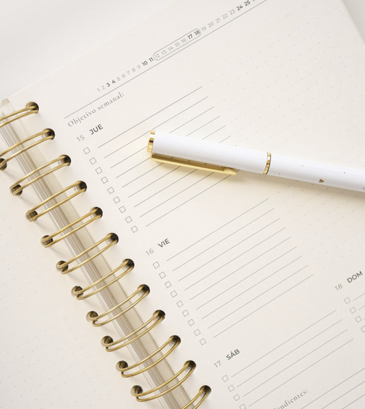 Agenda Bloomy White 2026 Entelada - THE GREAT MOUSTACHE