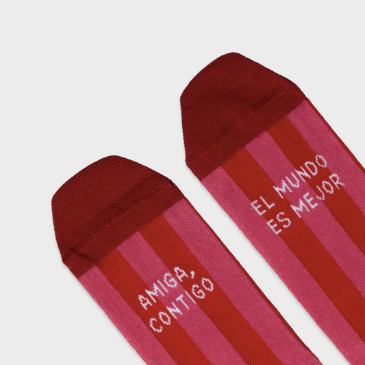 Calcetines "Amiga contigo el mundo es mejor" - UO