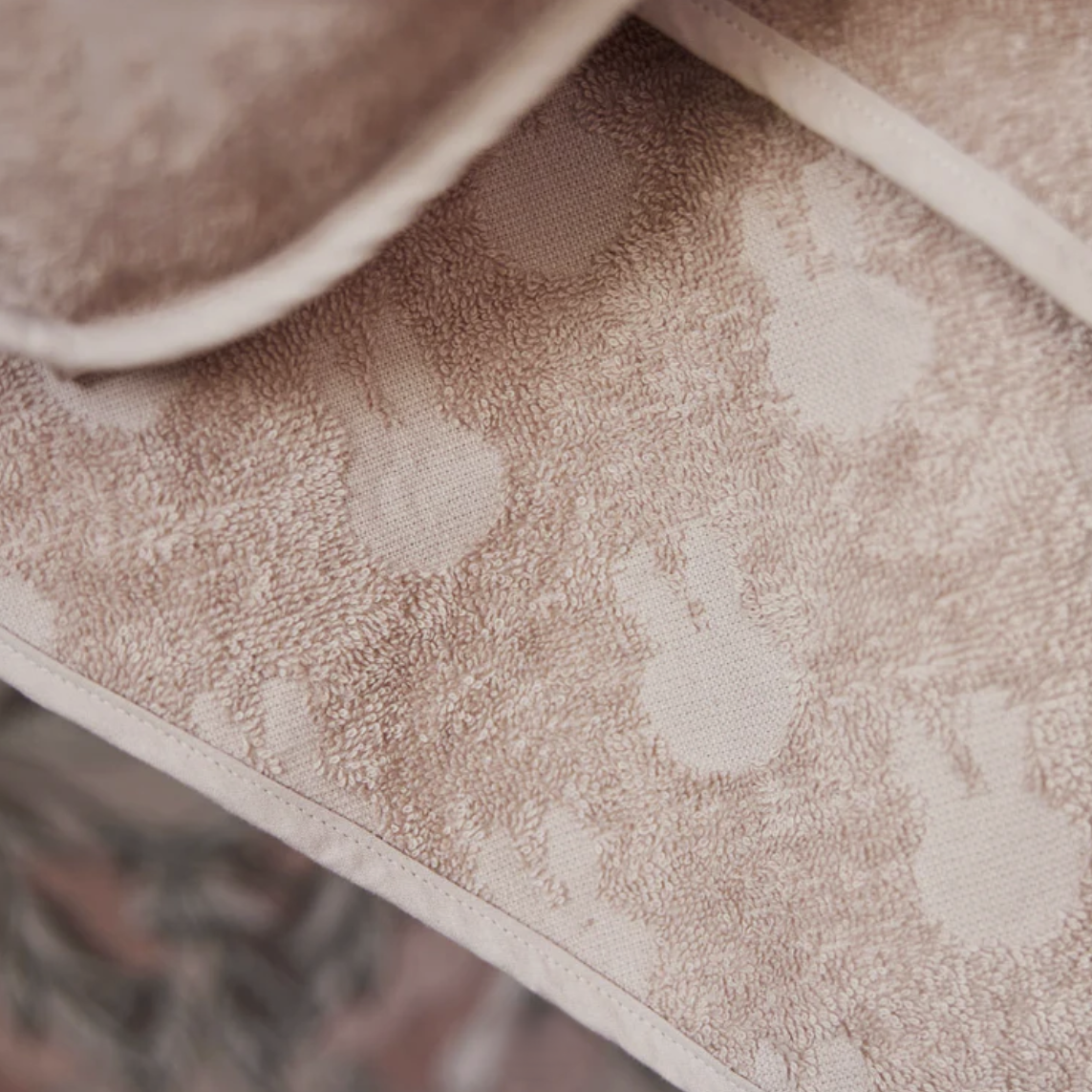 Capa de baño MIFFY JACQUARD WILD ROSE - Jollein