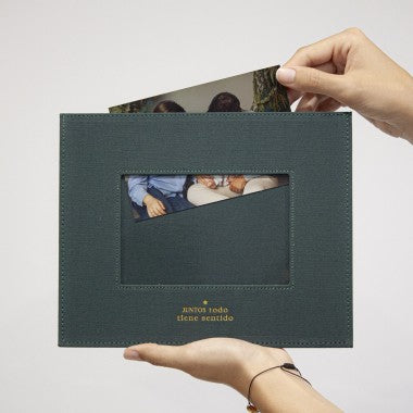 Marco Entelado Verde JUNTOS TODO TIENE SENTIDO - The Great Moustache