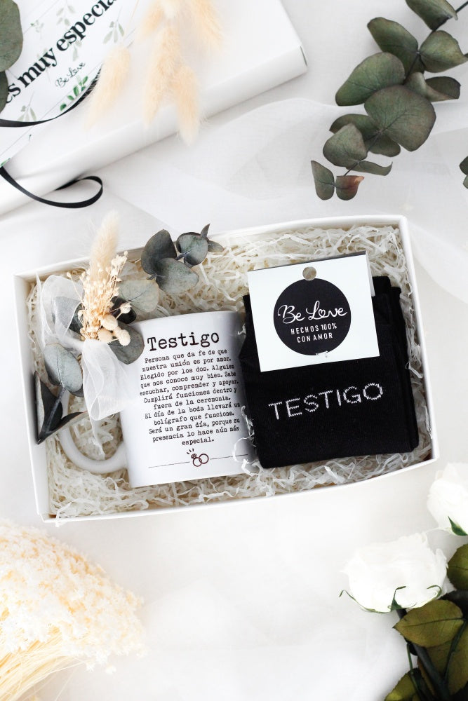 Kit taza y calcetines Testigo Negro- Be Love