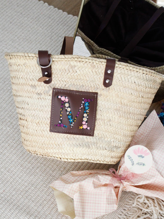 Capazo Letra Bordada Flores- Be Love