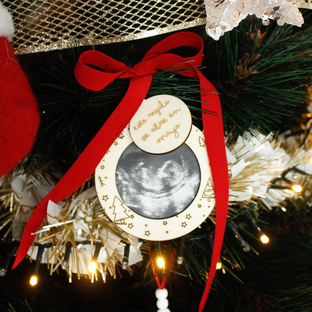 Bola de Madera de Navidad con Foto-Este regalo se abre en...-Be Love