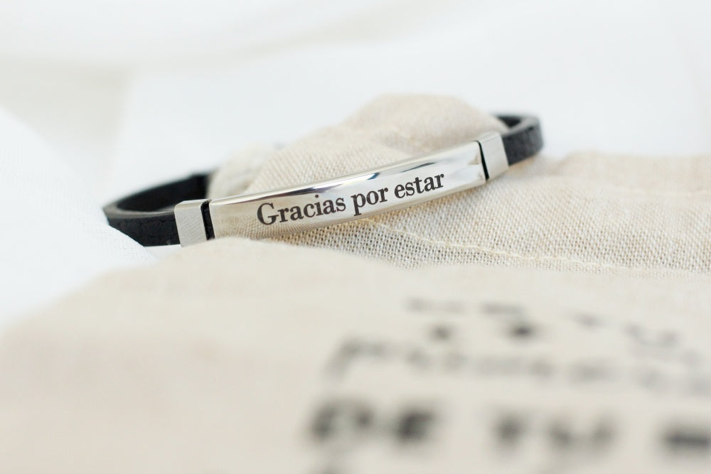 Pulsera Cuero y Acero, De tus manos mis primeros pasos y de tu brazo hasta el altar- Be Love