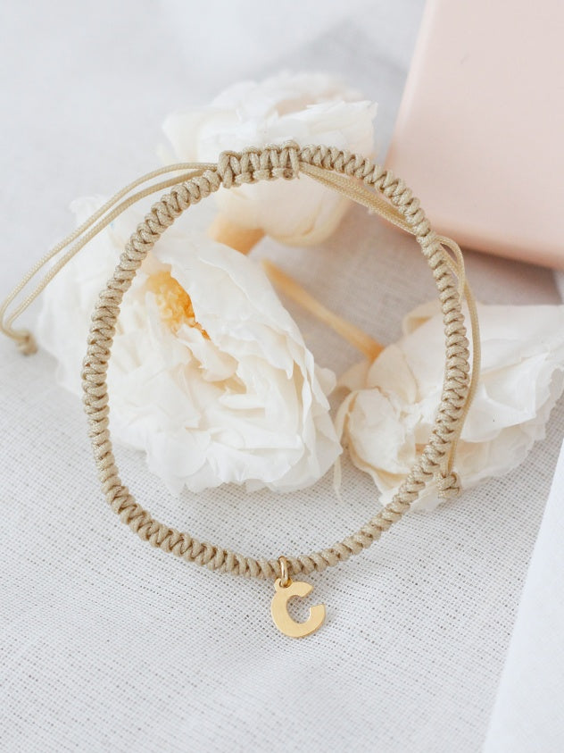 Pulsera Macramé con inicial en Plata Chapado Oro-Be Love