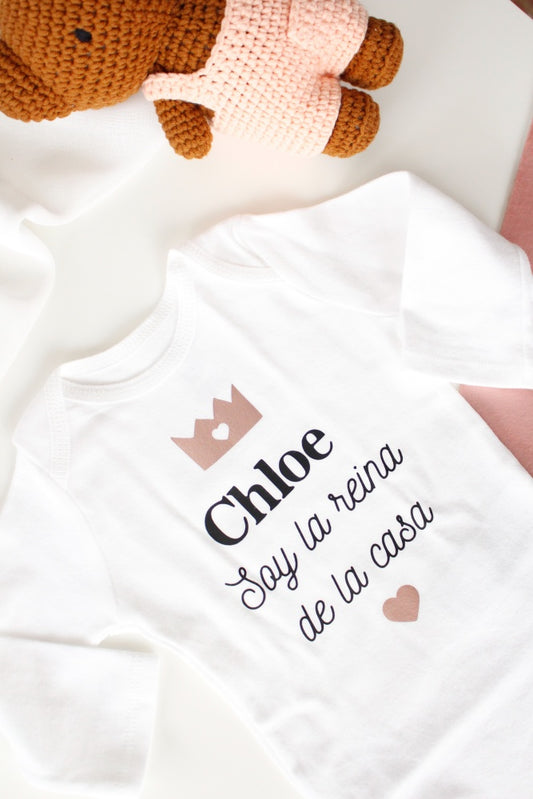 BODY BEBÉ PERSONALIZADO - SOY LA REINA DE LA CASA- Be Love