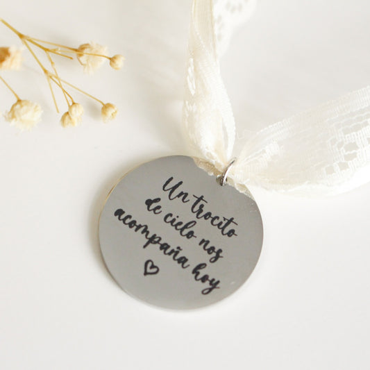 Medalla ramo "Un trocito de cielo nos acompaña hoy" - Be Love