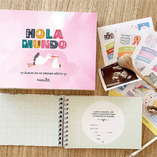 Álbum Bebé NIÑA "Hola Mundo", mi primer añito- Happymots