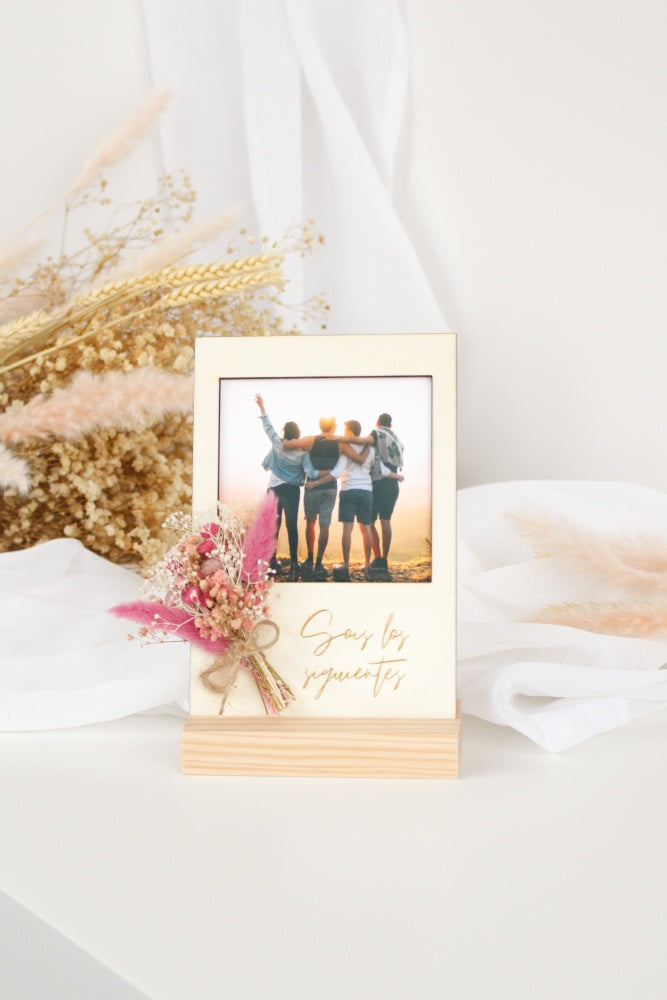 Marco de fotos Personalizable con Flor- Be Love