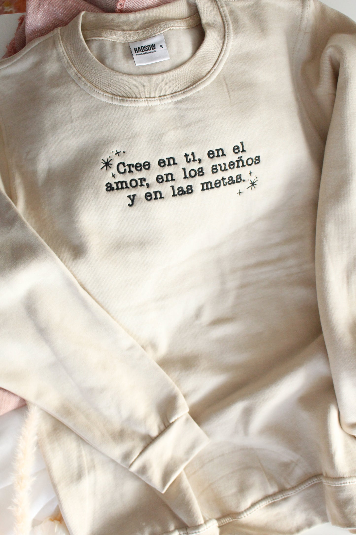 Sudadera Cree en ti, en el amor, en los sueños y en las metas- Be Love