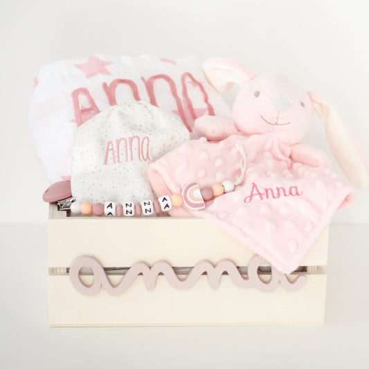Canastilla PERSONALIZADA Recién Nacida en cajita de Madera - Be Love