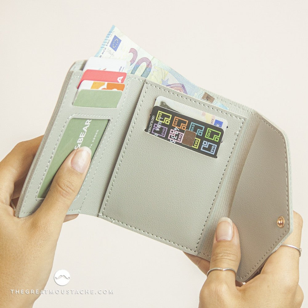 Cartera Tarjetero de Cuero Vegano EL MOMENTO ES AHORA Gris - The Great Moustache