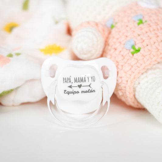 Chupete PAPÁ, MAMÁ Y YO, EQUIPO MOLÓN Rosa/Blanco/Azul - Mi Pipo