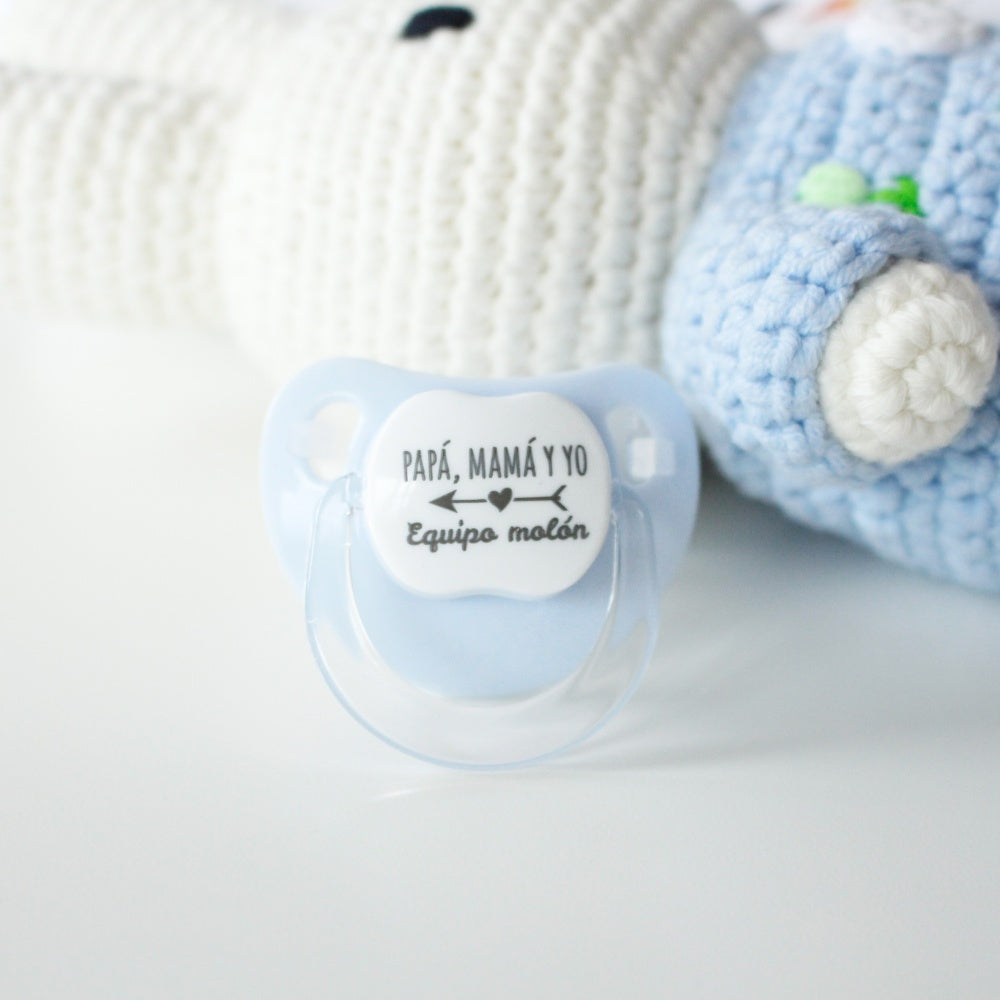Chupete PAPÁ, MAMÁ Y YO, EQUIPO MOLÓN Rosa/Blanco/Azul - Mi Pipo