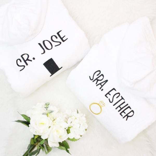 CONJUNTO DE ALBORNOZ PERSONALIZADO SR. Y SRA. - Be Love