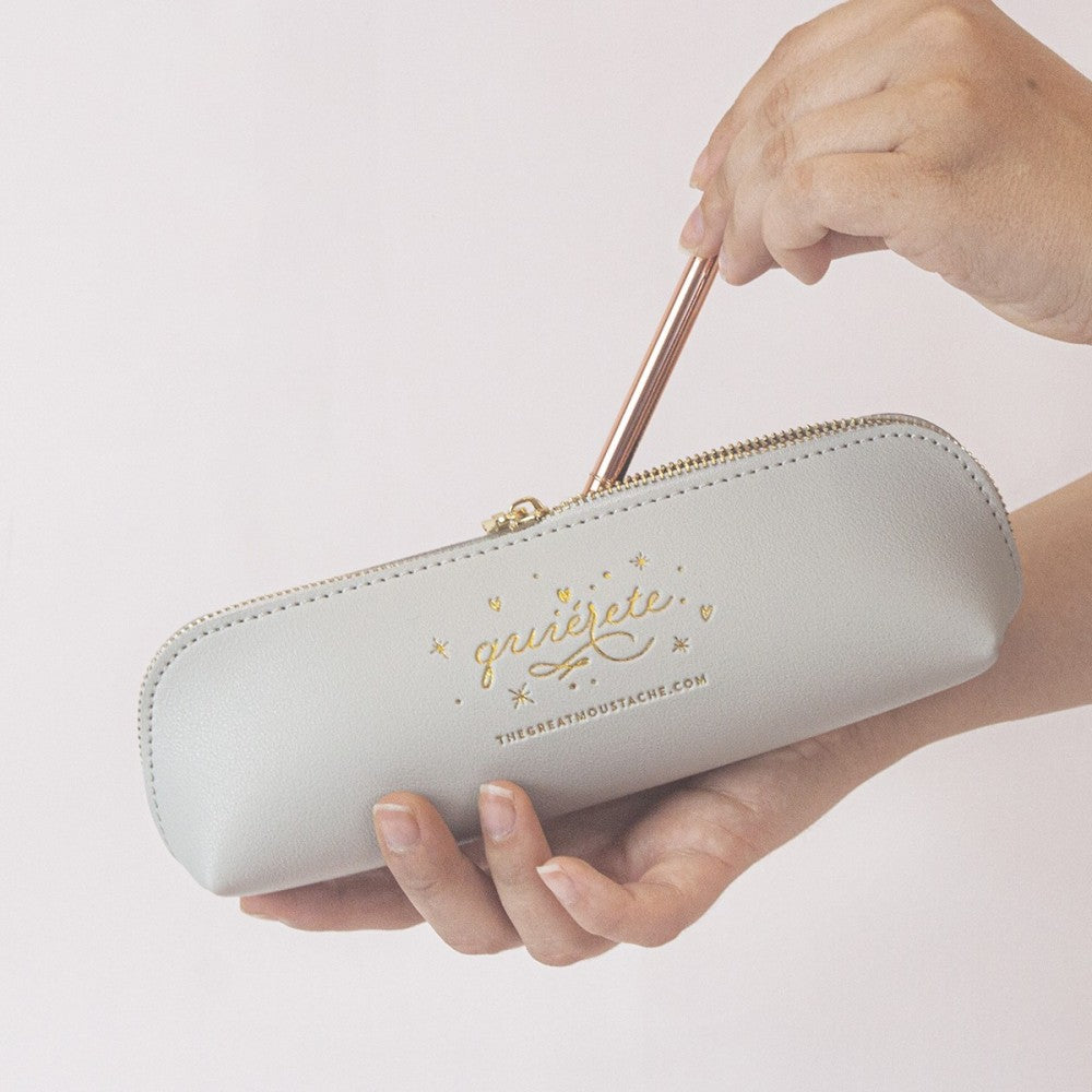 Estuche de Cuero Vegano QUIÉRETE Gris - The Great Moustache