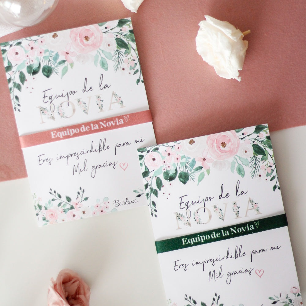 PULSERA DE TELA + POSTAL EQUIPO DE LA NOVIA FLORES- Be Love