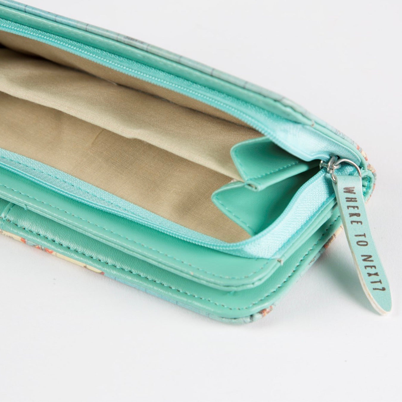 Cartera TAKE YOUR MONEY AND GO Vintage Map - Sass & Belle