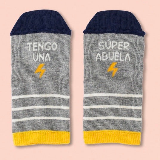 MINI CALCETINES “TENGO UNA SÚPER ABUELA” - UO*