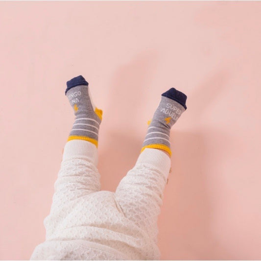 MINI CALCETINES “TENGO UNA SÚPER ABUELA” - UO*