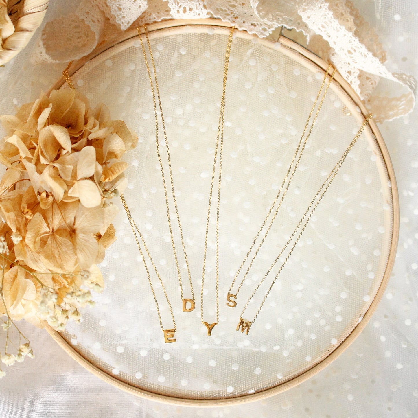 GARGANTILLA CON INICIAL DE PLATA CHAPADO ORO 18K - Be Love