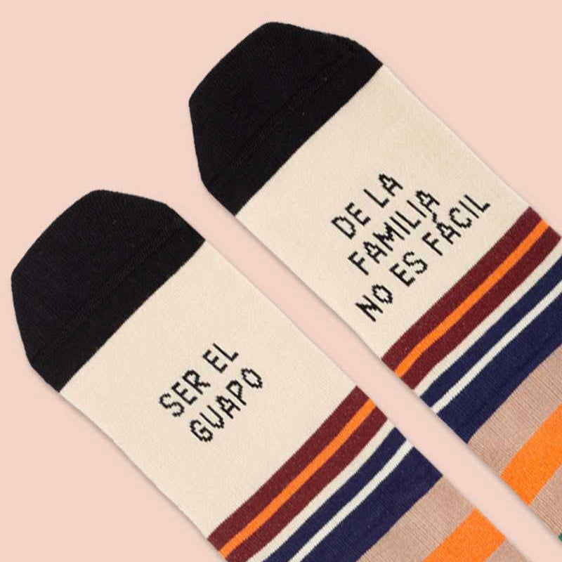 Calcetines SER EL GUAPO DE LA FAMILIA NO ES FÁCIL - UO*