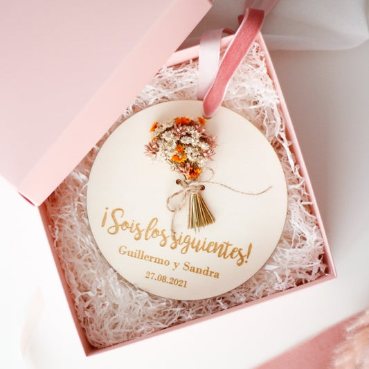 Placa de Madera Ramillete Glixia, SOIS LOS SIGUIENTES, Personalizado- Be Love